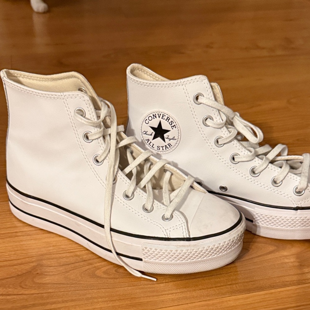 Converse Women's All Star Classic White Leather High-Tops- Like New
